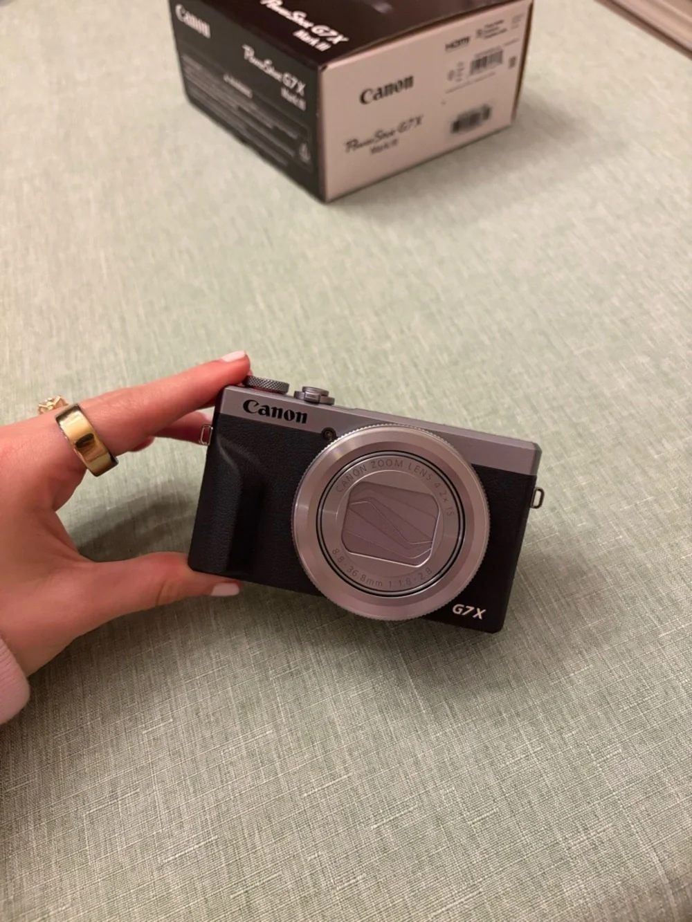 Canon G7 X Compact Digital Camera in Black and Silver with Pop-Up Flash